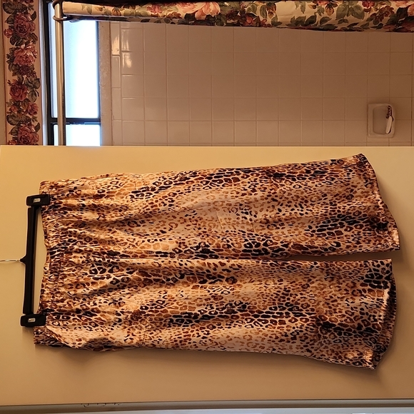 Never worn Pajama set leopard print - Picture 5 of 7